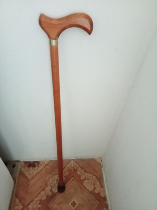 Продам трость деревянные.