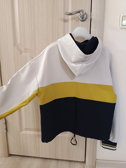 Zara. Женская кофта. Турция