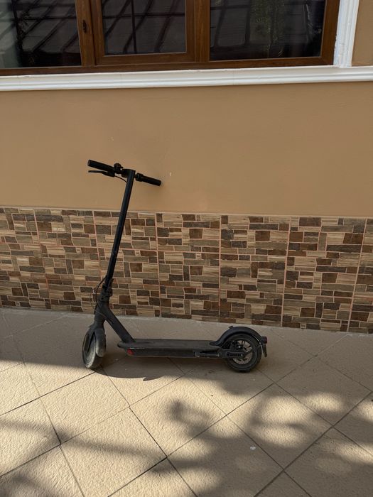 Trotineta electrica xiaomi Mi electric scooter essential