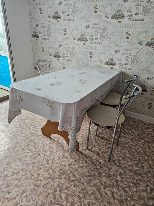 Продам стол и 2стула