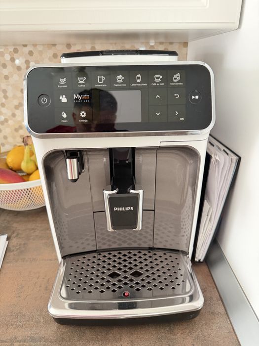 Expresor Philips LatteGo