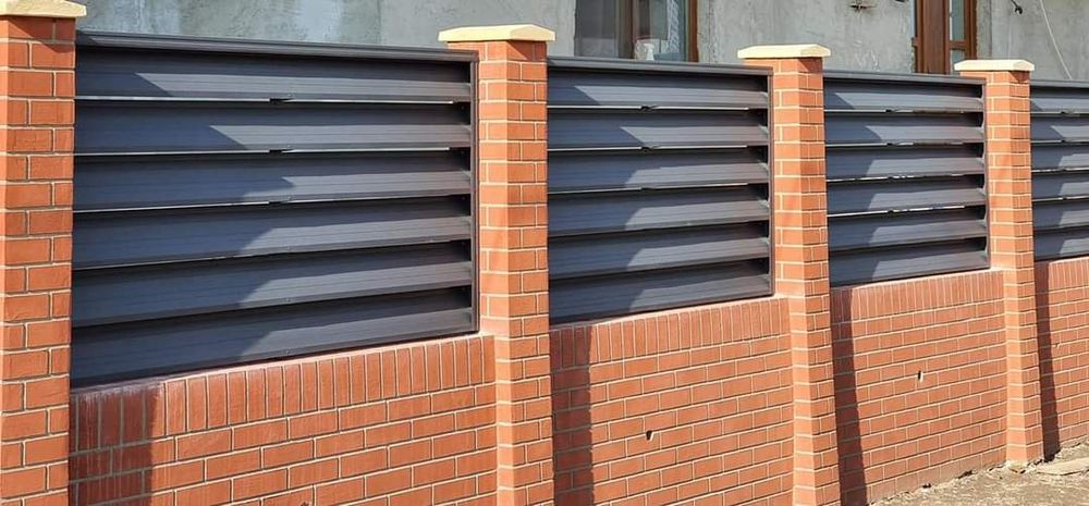 Garduri porti tip jaluzea