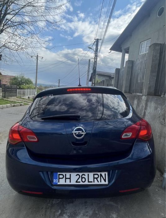 Opel Astra J 1.7 cdti 2012