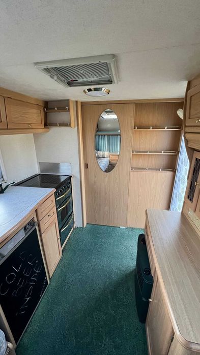 Rulota Lunar Clubman 475 CK | Inmatriculata RO | Panou solar | Cort | Baie cu dus | 2-3 persoane
