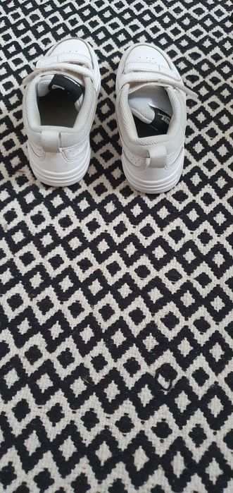 Adidasi, ghete Nike