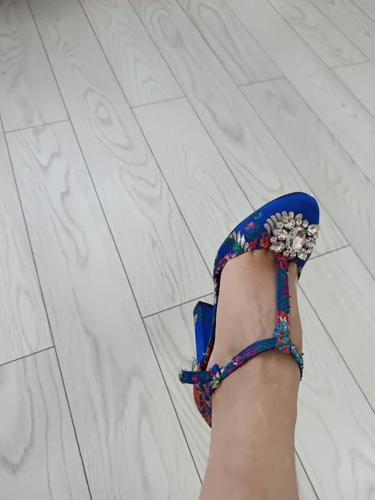 Sandale elegante cu toc