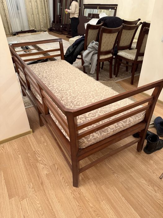 Диван кушетка из массива