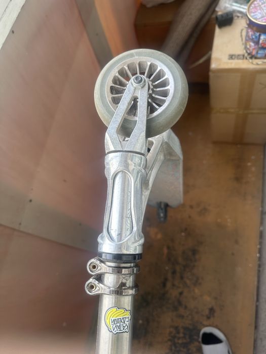 Продам трюковой самокат