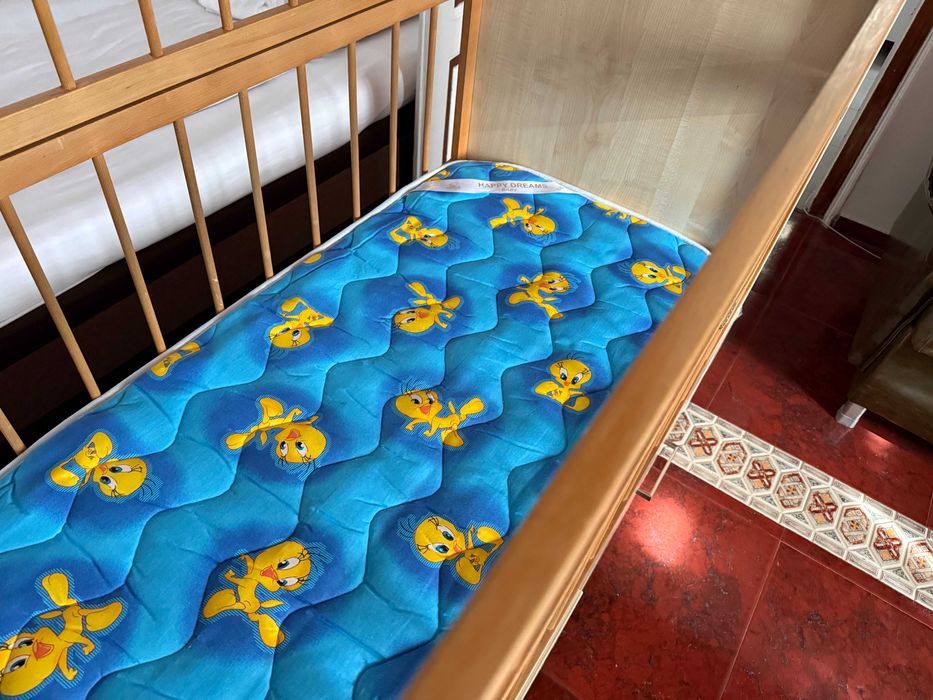 Детско легло с матрак и протектор