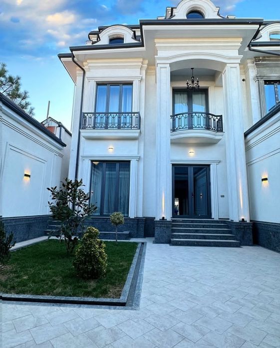 Do‘mbirobodda 7xonali  hovli sotiladi