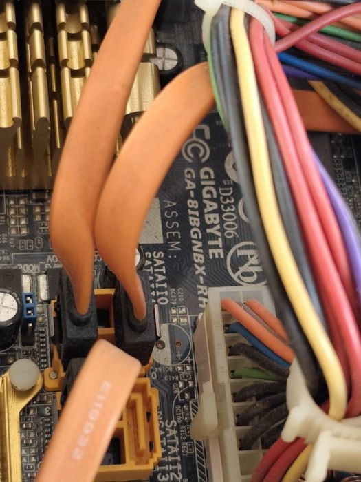 Ретро компютър Gigabyte