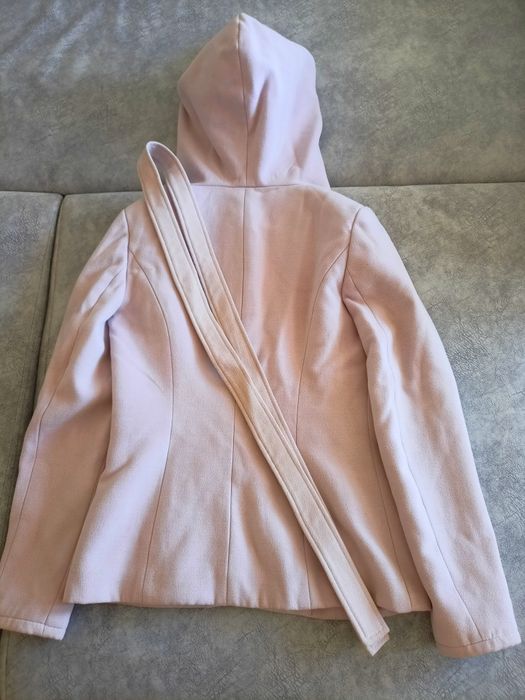 Продам весенние куртки, пальто