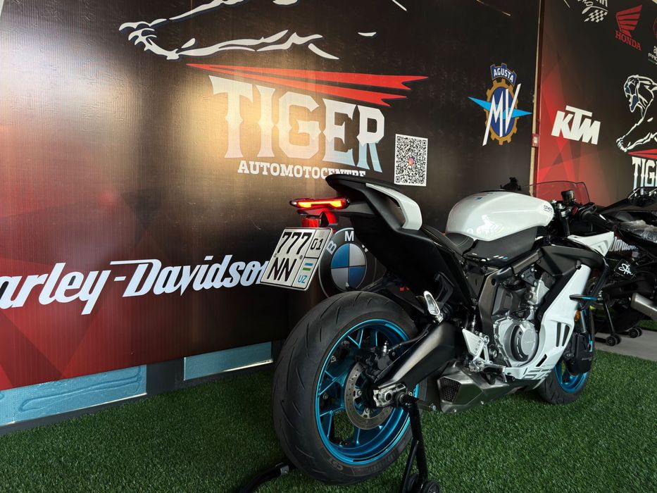 CF Moto 675SR-R 2025 Yil