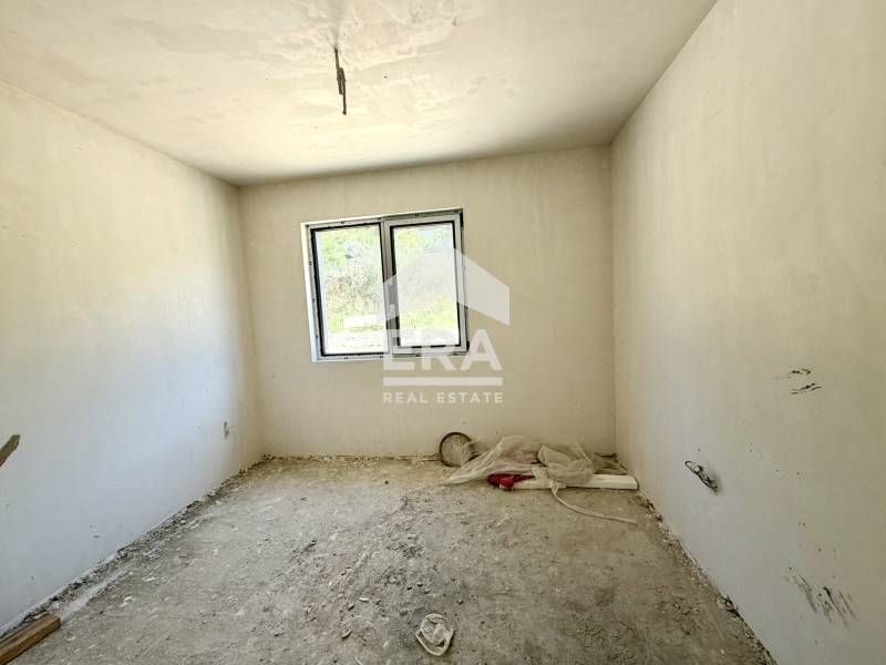 Тристаен апартамент в нова сграда, в кв. Възраждане-3, гр. Варна