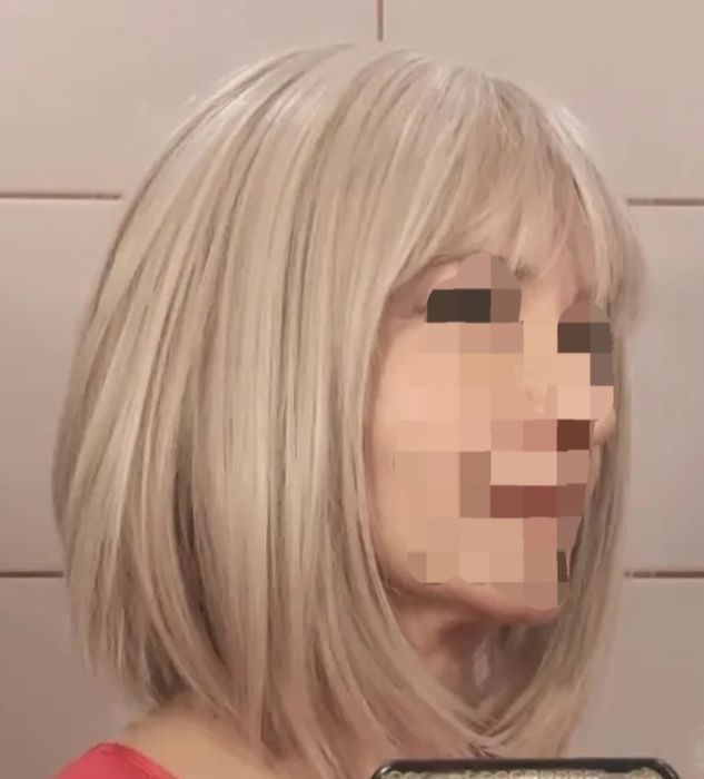 Къса руса перука с бретон