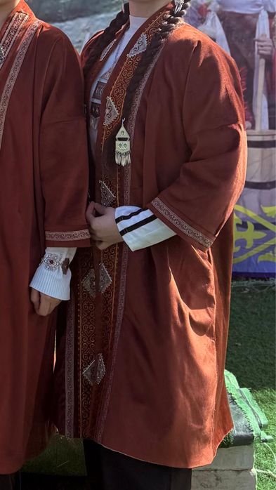 Қазақы  стильдегі шапан