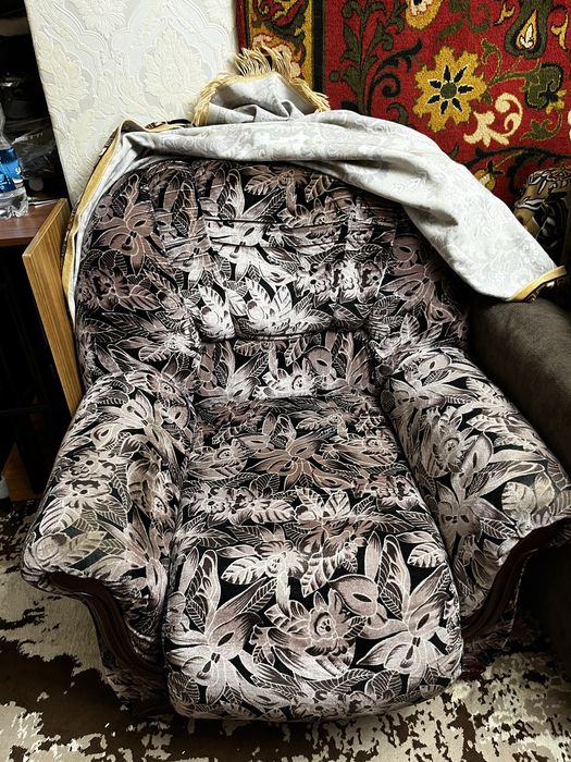 Два кресла в хорошем состоянии бесплатно