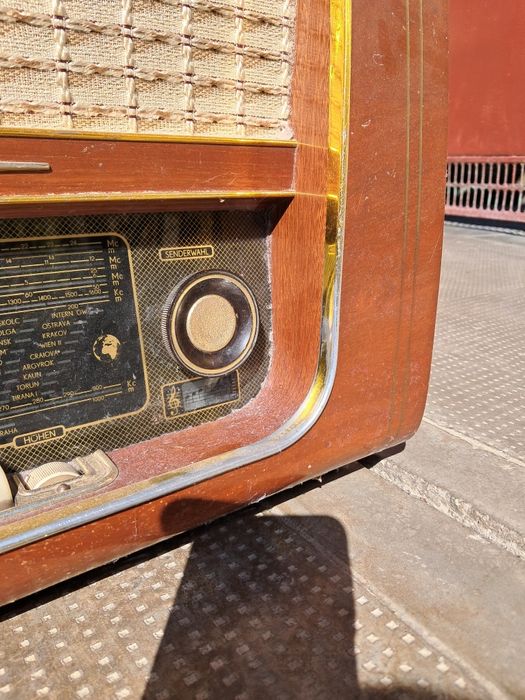 Aparat radio cu lămpi