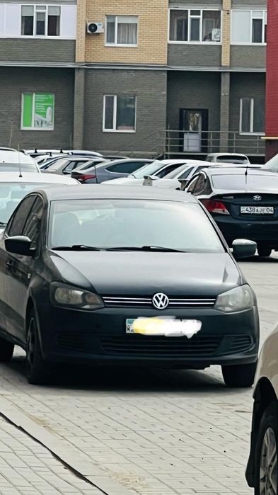 Продам машину Volkswagen Polo