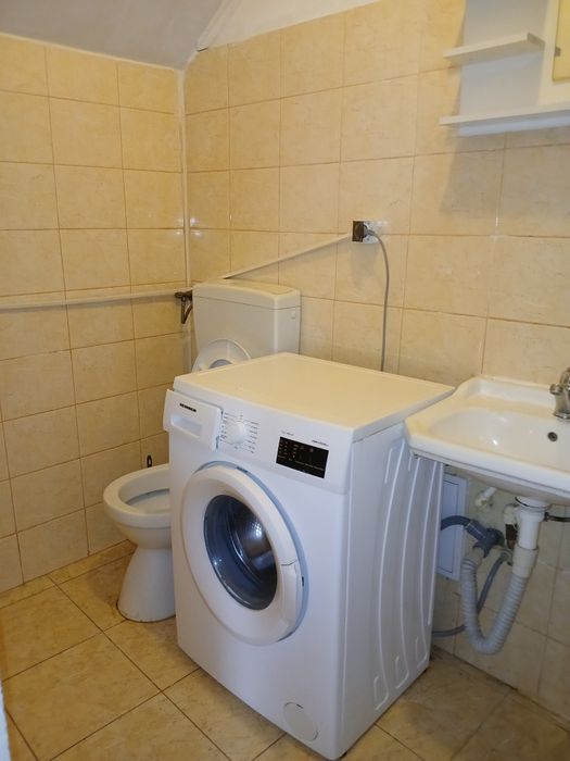 Particular închiriez garsoniera centru