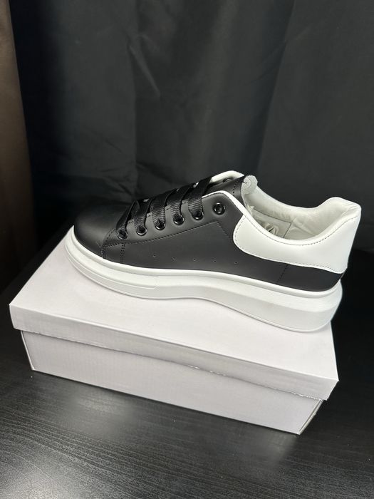 Adidasi negri cu alb,  marimi 36-40