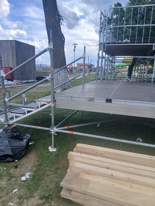 Scena, buteci layher, zona vip pentru evenimente