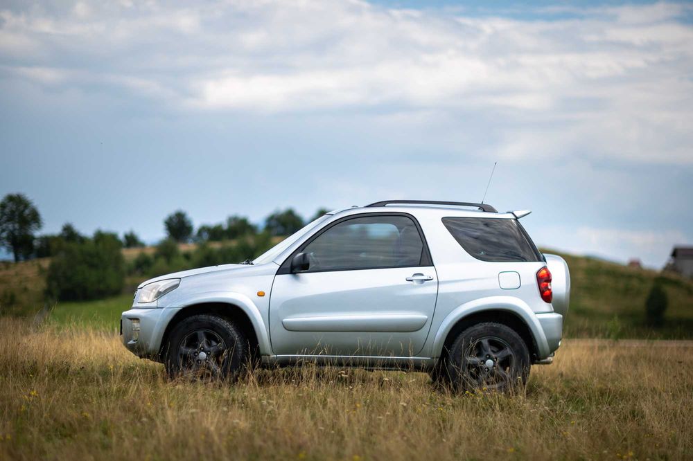 TOYOTA RAV4 0 — imagine 4