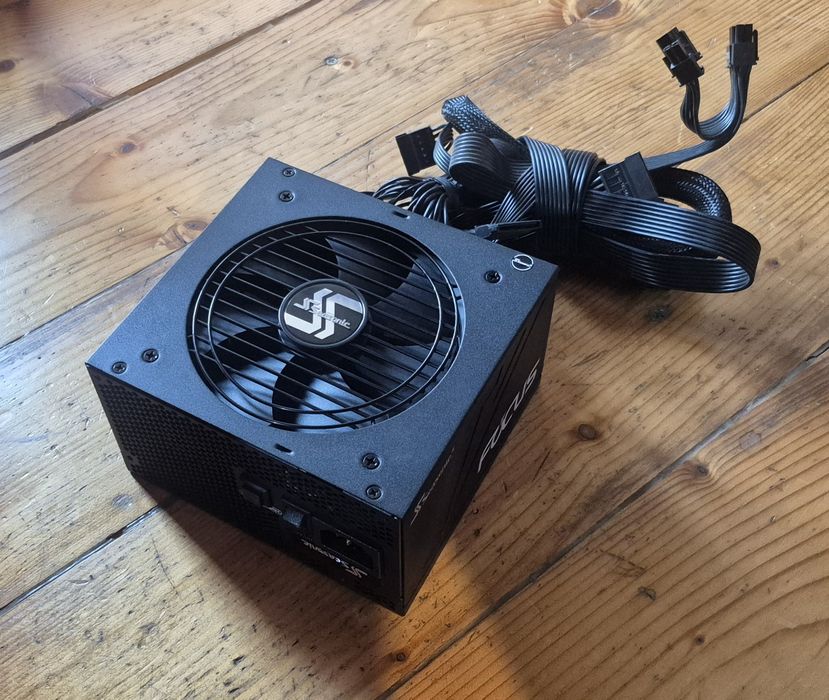 Sursa gaming Seasonic 850W certificare 80 Plus Gold