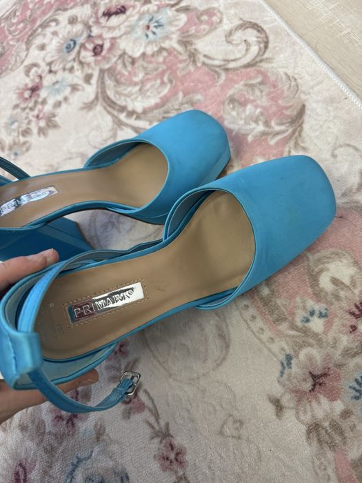 Ефектни тюркоазени токчета PRIMARK – обувани само веднъж! Като нови