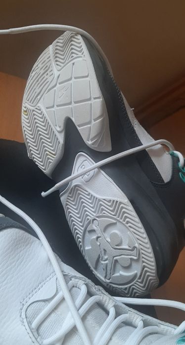 Jordan aura 23  супер запазени