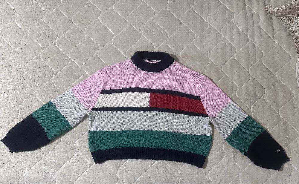 Tommy Jeans Bell Sleeve Flag sweater вълнен пуловер