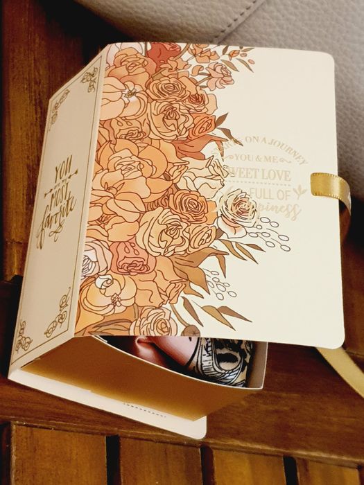 Eșarfă pink satinată elegantă 70x70 | Box Ready to Gift | Cadou sigur