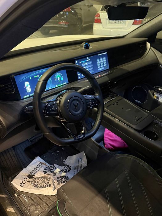 Voyah Free Apollo Tech gibrid