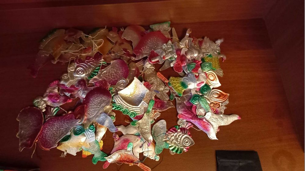 в продаже елочные игрушки ссср. цена стоит условная