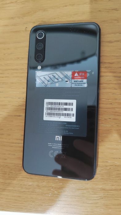 Смартфон Xiaomi Mi 9SE