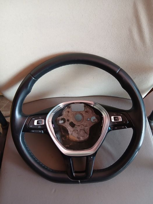 Volan vw passat b8 golf 7 jetta touran tiguan caddy transporter t5 t6 polo airbag volan vw passat b8 golf7 jetta touran caddy transporter t6 crafter