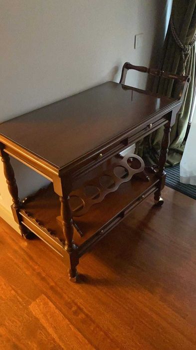 Set mobilier clasic lemn masiv:  masă + bufet + 6 scaune + cărucior