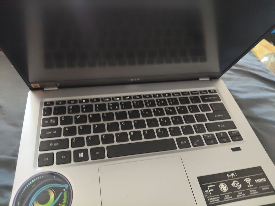 Vând laptop Acer Aspire Swift 1