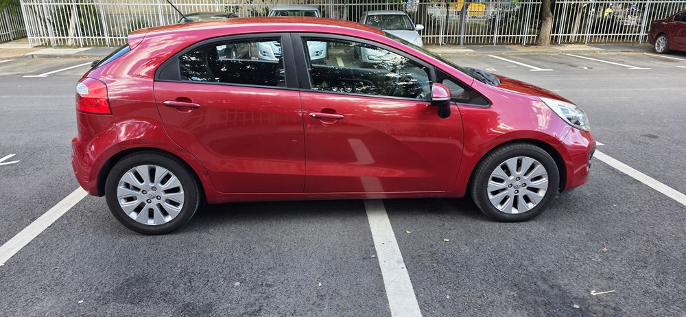 Kia Rio 2013 volan pe dreapta