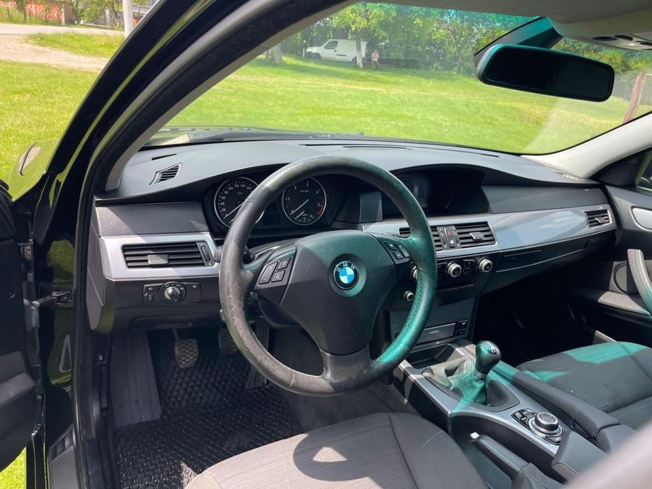 BMW 5 Series 2010 — imagine 3