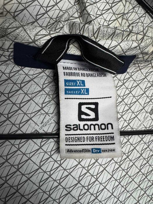 Salomon Nebula Flex 2.5L Jacket.