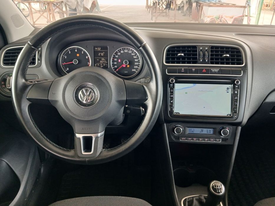 Volkswagen polo 12 mpi BENZINĂ