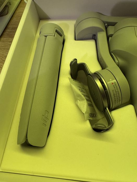 Selfie Ghimbal DjI Osmo SE Alb