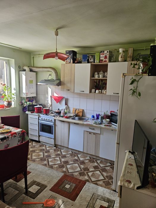 Vand apartament o camera Floresti!