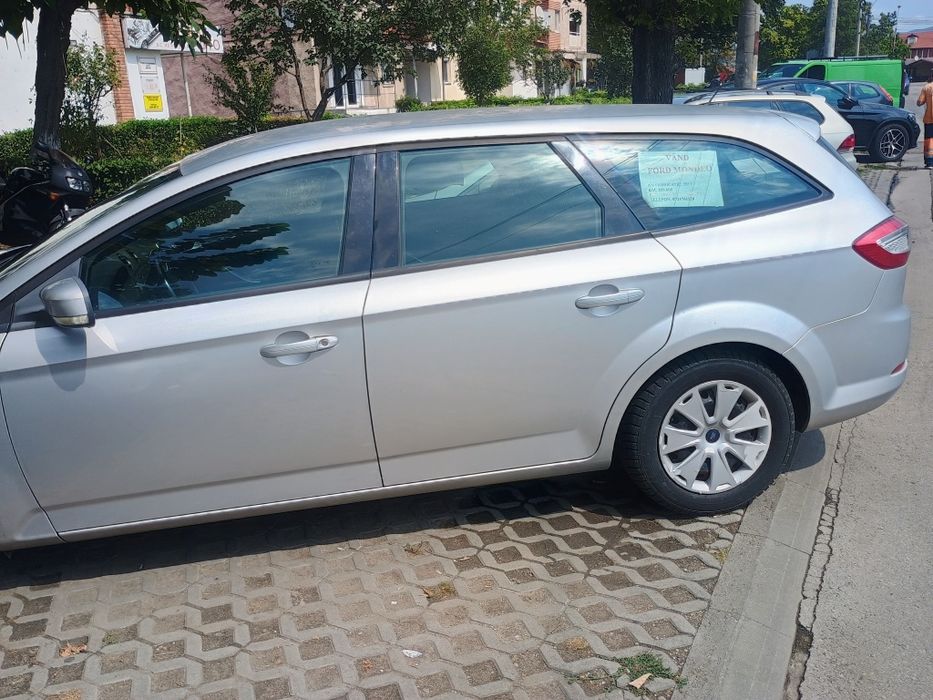 Vând Ford Mondeo