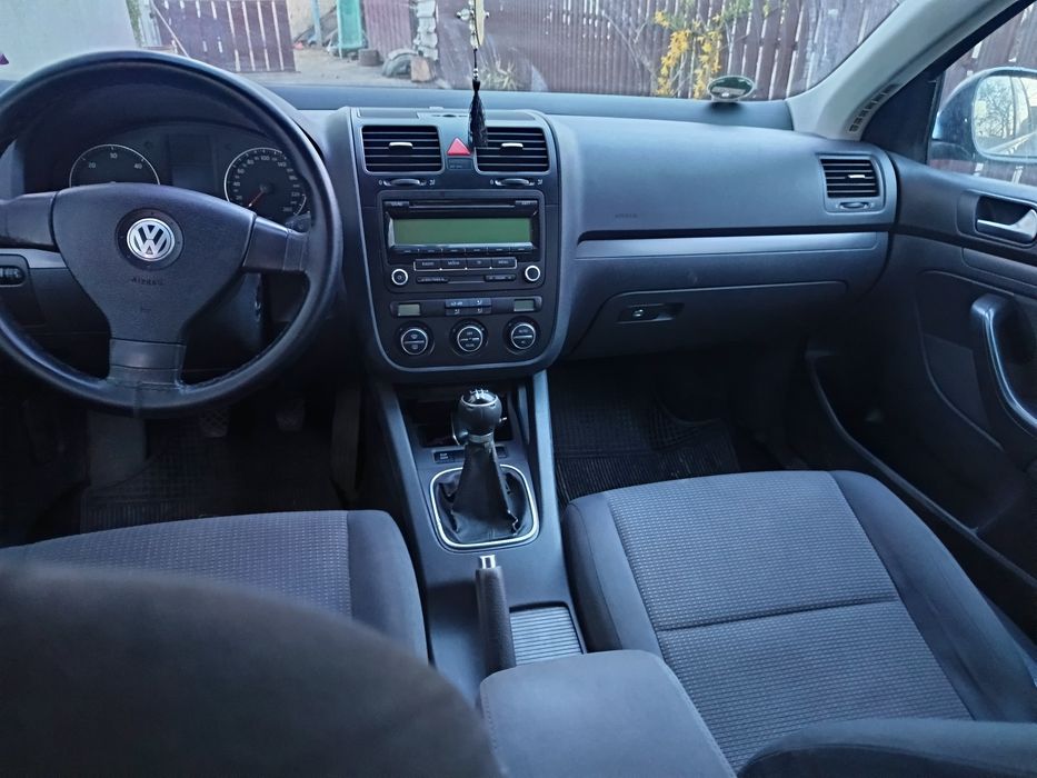 Vând golf 5 an 2009