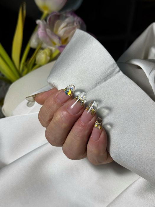 Manichiură semipermanentă,întreținere si construcție cu gel .