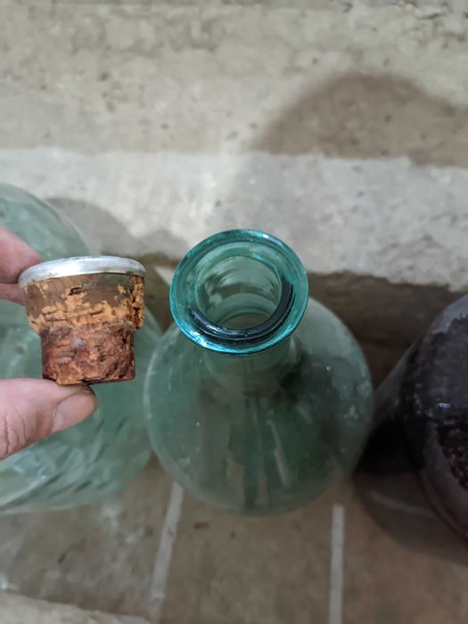 Бутыль для вина.