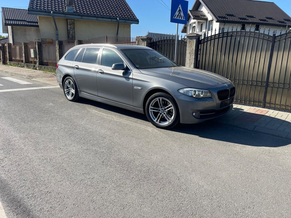 BMW Seria 5  F11 520d