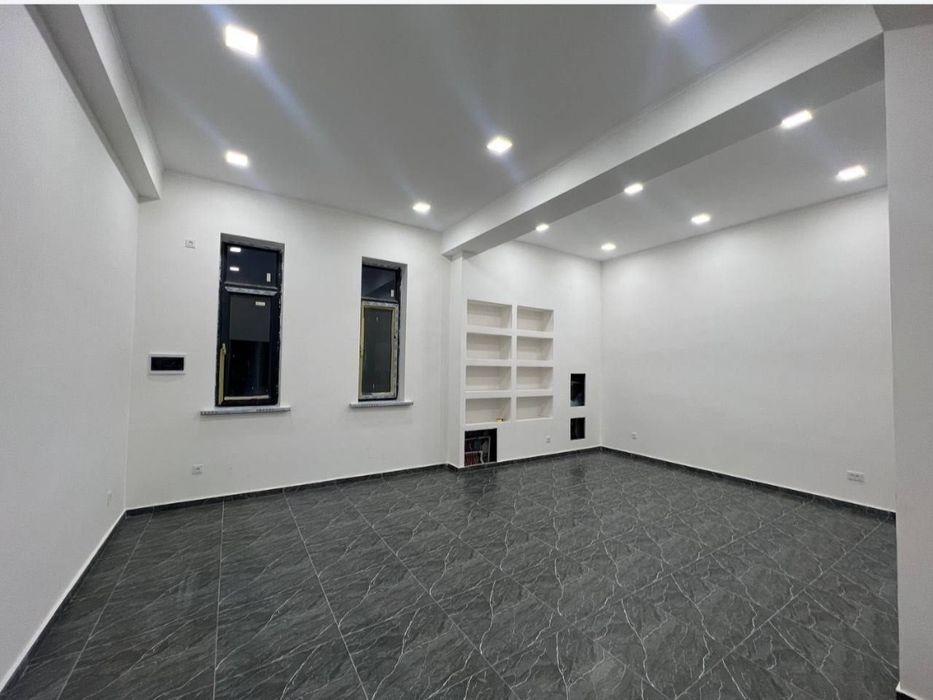 Сдаётся аренду 4-этажное коммерческое здание